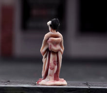 Load image into Gallery viewer, 1:64 Painted Figure Model Miniature Resin Sand Japanese Kimono Woman Traditional