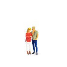 Load image into Gallery viewer, 1:64 Painted Figure Mini Model Miniature Resin Diorama Sand Lovers Couple SET