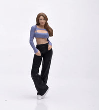Load image into Gallery viewer, 1:24 Painted Figure Model Miniature Resin Diorama Fitness Lady Sporty Girl Woman