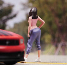 Load image into Gallery viewer, 1:64 Painted Figure Model Miniature Resin Diorama Sand Standing Posture Girl Toy