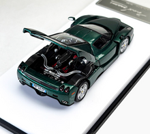 Load image into Gallery viewer, King 1:64 Green Enzo Super Racing Sports Figure Model Diecast Metal CarNew