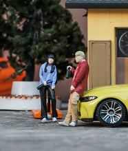 Load image into Gallery viewer, 1:64 Painted Figure Mini Model Miniature Resin Diorama Drinking Couple Man Lady New Scene