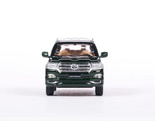 Load image into Gallery viewer, Masdi 1:64 2016 Green Land Cruiser LC200 ORV GXR V6 Model Diecast Metal Car