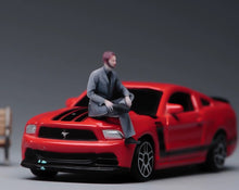 Load image into Gallery viewer, 1:64 Painted Figure Model Miniature Resin Diorama Toy Sand Suit Man Sitting New