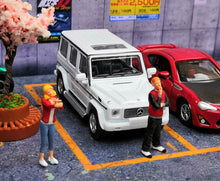 Load image into Gallery viewer, 1:64 Painted Figure Mini Model Miniature Resin Diorama Selfie Lady Man Couple