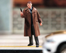 Load image into Gallery viewer, 1:64 Painted Figure Model Miniature Resin Diorama Sand Killer Wind Coat Gun Man