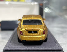 Load image into Gallery viewer, Banana 1:64 Gold Phantom VIII Centenary Luxury Model Diecast Metal Car New Collection
