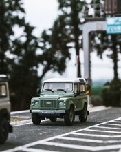Load image into Gallery viewer, AR 1:64 Green 2015 Defender 90 Heritage ORV Sports Model Diecast Metal Car New Collection