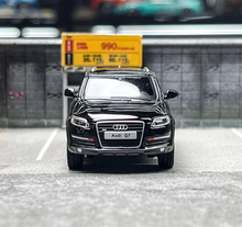 Load image into Gallery viewer, Masdi 1:64 2008 Black Q7 FSI Quattro SUV Sports Model Diecast Metal Car BN