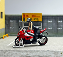 Load image into Gallery viewer, CM 1:64 Red S1000RR Hot Lady Figure Sports Model Diecast Metal Motorcycle