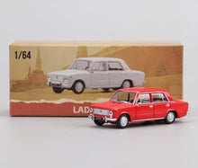 Load image into Gallery viewer, Perka 1:64 Red 1970 LADA 2101 Classic Vintage Model Diecast Metal Car New Collection