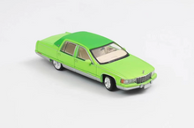 Load image into Gallery viewer, GOC 1:64 Green CTE Fleetwood American Classic Model Diecast Metal Car New Collection