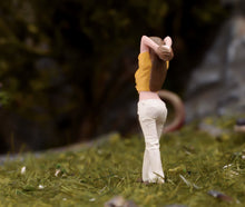 Load image into Gallery viewer, 1:64 Painted Figure Model Miniature Resin Sand Ball-catching girl Lady Woman