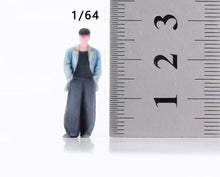 Load image into Gallery viewer, 1:64 Painted Figure Model Miniature Resin Diorama Sand Casual Man Wide-leg Pants