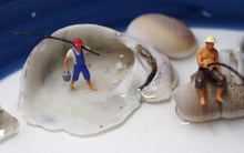 Load image into Gallery viewer, 1:64 Painted Figure Model Miniature Resin Diorama Sand Fishing Fisher Set 3PCS