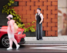 Load image into Gallery viewer, 1:64 Painted Figure Model Miniature Resin Diorama Toy Casual Man Wide-leg Pants
