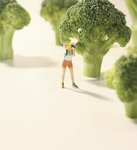 Load image into Gallery viewer, 1:64 Painted Figure Model Miniature Resin Diorama Sand Photography Scene Camera