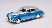 Load image into Gallery viewer, GFCC 1:64 1965 Silver Cloud III Classic Luxury Model Diecast Metal Car New