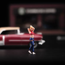 Load image into Gallery viewer, 1:64 Painted Figure Model Miniature Resin Diorama Sand Facial Features Beauty New