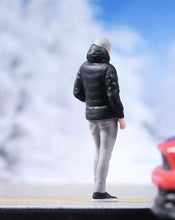 Load image into Gallery viewer, 1:64 Painted Figure Model Miniature Resin Diorama Sand Fashion Street Boy Girl