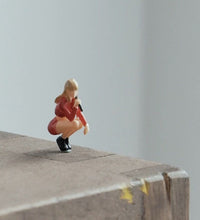 Load image into Gallery viewer, 1:64 Painted Figure Mini Model Miniature Car Scenes Resin Girl Singer Squatting