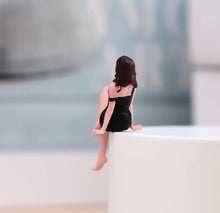 Load image into Gallery viewer, 1:64 Painted Figure Model Miniature Resin Diorama Sand Toy Black Dress Girl Sexy