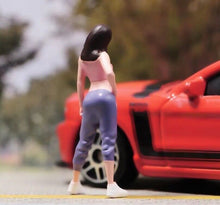 Load image into Gallery viewer, 1:64 Painted Figure Model Miniature Resin Diorama Sand Standing Posture Girl Toy