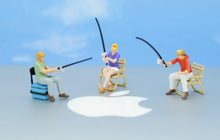 Load image into Gallery viewer, 1:64 Painted Figure Model Miniature Resin Diorama Sand Fishing Fisherman Angeler New Collection