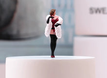 Load image into Gallery viewer, 1:24 Painted Figure Model Miniature Resin Diorama Sand Fur Elegant Lady