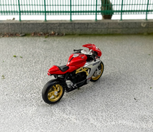 Load image into Gallery viewer, CM 1:64 Agusta Superveloce SV800 Figure Model Diecast Metal Motorcycle Bike