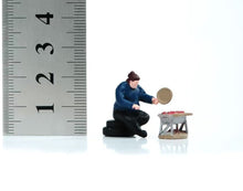 Load image into Gallery viewer, 1:64 Painted Figure Model Miniature Resin Diorama Sand Barbecue Set Drinking Toy
