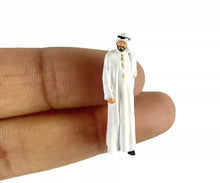 Load image into Gallery viewer, 1:64 Painted Figure Model Miniature Resin Diorama Sand Middle Eastern Tycoons