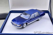 Load image into Gallery viewer, GOC 1:64 Blue Fleetwood Naiska Garage Classic Model Diecast Metal Car New Collection