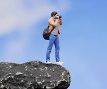 Load image into Gallery viewer, 1:64 Painted Figure Model Miniature Resin Diorama Backpaker Photographer Camera Collection