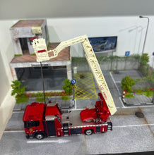 Load image into Gallery viewer, Masdi 1:64 Red Aerial Ladder Fire Engine Truck L32 Model Diecast Metal Car New Collection