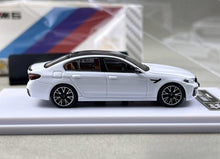 Load image into Gallery viewer, Howie 1:64 White M5 F90 Sedan Sports Model Diecast Metal Car New Collection