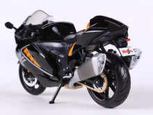 Load image into Gallery viewer, Maisto 1:12 Black 2022 Hayabusa Sports Model Diecast Metal Motorcycle New Collection