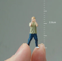 Load image into Gallery viewer, 1:64 Painted Figure Mini Model Miniature Resin Diorama Dancing Girl Shouting Boy New Scene