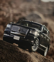 Load image into Gallery viewer, WTX 1:64 Green Navigator L Full Sized SUV Sports Model Diecast Metal Car New Collection