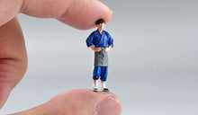 Load image into Gallery viewer, 1:64 Painted Figure Model Miniature Resin Diorama Toy Sand Raman Chef Man Stand
