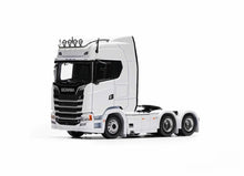 Load image into Gallery viewer, Masdi 1:64 White Scania 770s Truck Tractor Sports Model Diecast Metal Car New Collection