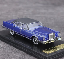 Load image into Gallery viewer, Sunstar 1:64 Blue 1979 Lincoln Continental Town Model Diecast Metal Car New Collection
