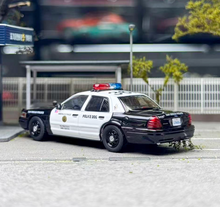 Load image into Gallery viewer, Rollin 1:64 SDPD K9 Police Dog CV CROWN VICTORIA Model Diecast Metal Car BN