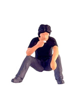 Load image into Gallery viewer, 1:64 Painted Figure Model Miniature Resin Diorama Sand Smoking Man Sitting Girl