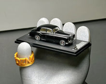 Load image into Gallery viewer, GFCC 1:64 Black 1955 Silver Cloud I Classic Vintage Model Diecast Metal Car