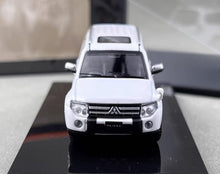 Load image into Gallery viewer, Shadow 1:64 White Pajero V97 ORV SUV Off Sports Model Diecast Metal Car New Collecction