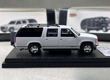 Load image into Gallery viewer, Bliss 1:64 White Suburban GMT400 SUV Sports Model Diecast Metal Car New Collection
