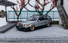 Load image into Gallery viewer, Mortal 1:64 Silver Gold Rim S124 E300 Wagon Roof Bike Model Diecast Metal Car