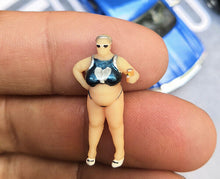 Load image into Gallery viewer, 1:64 Painted Figure Mini Model Miniature Resin Diorama Sexy Car Wash Girl Lady