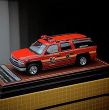 Load image into Gallery viewer, MK HEC 1:64 2003 Red Suburban USCP LAFD Fire SUV Model Diecast Metal Car New Collection